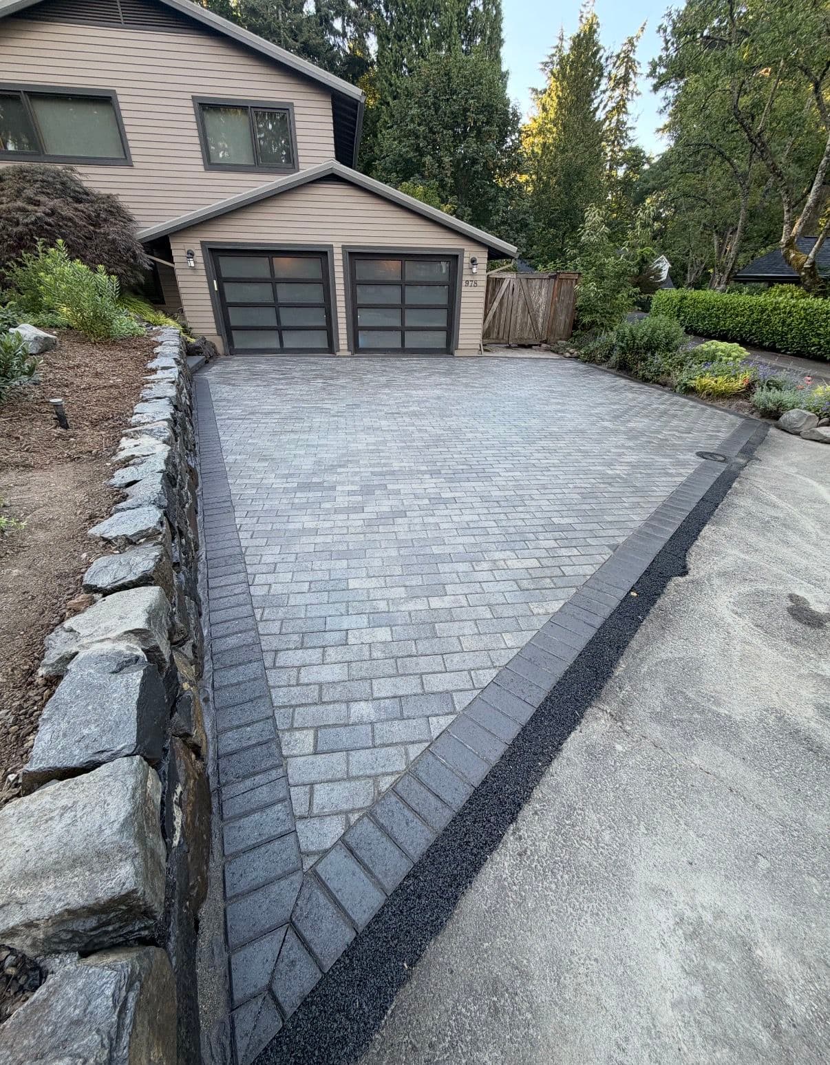 Gallery photos for Custom Paver Driveway Walkway and Steps With a Modern Finish: Image #6
